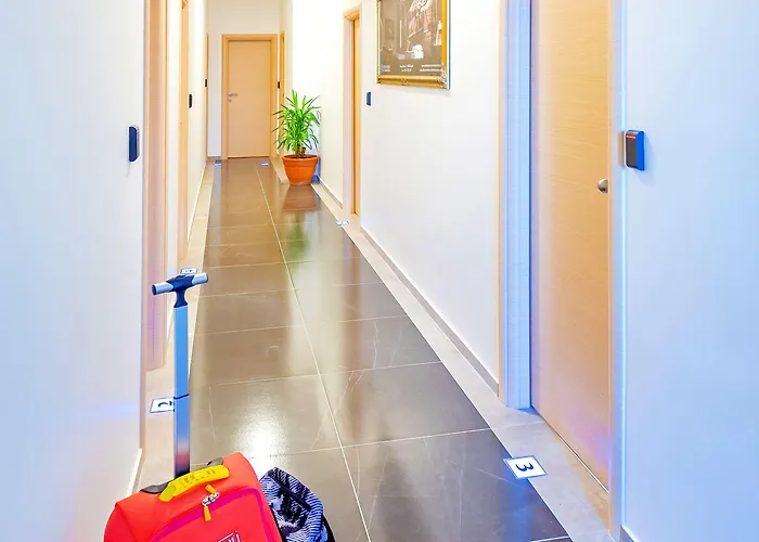 Seven Stars 招待所