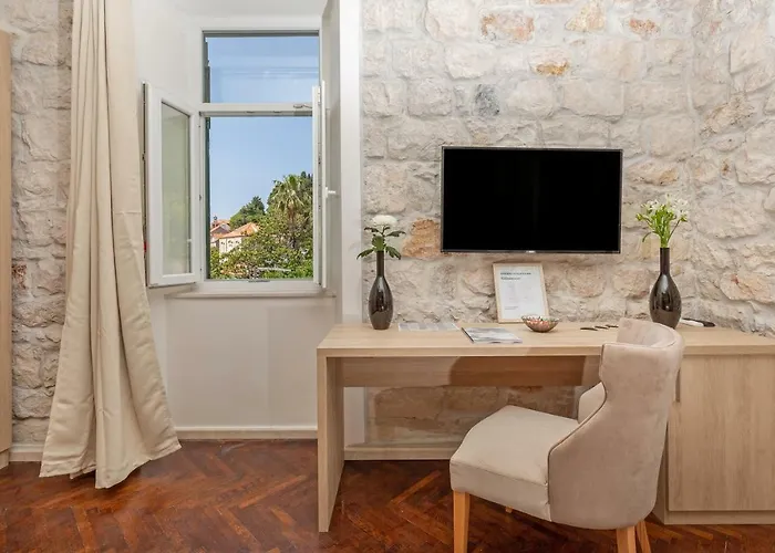 Seven Stars 招待所 4*