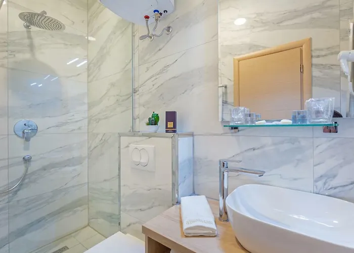 招待所 Seven Stars