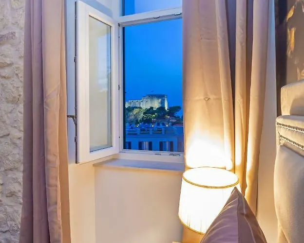 招待所 Seven Stars 4*