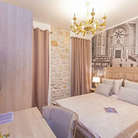 Seven Stars Vendégház 4*