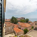 Seven Stars Guest house