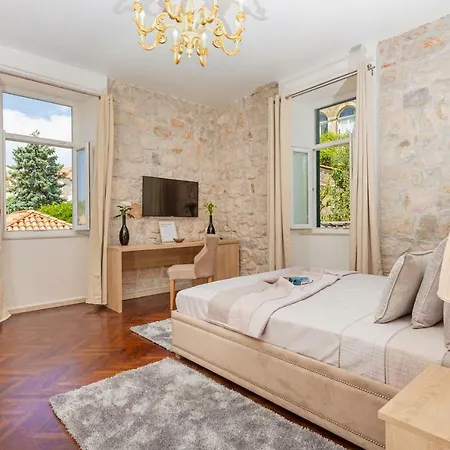 בית הארחה Seven Stars